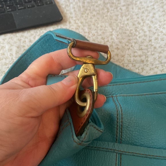 FOSSIL Teal Turquoise Blue Leather Crossbody/Messenger handbag (A) - Picture 4 of 10